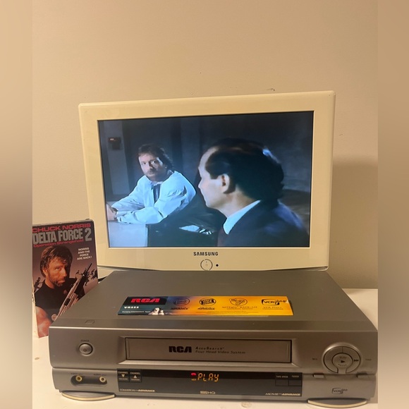 RCA VCR VR555 Tested & Works No Remote VHS Player Recorder 4 Head AV Cable - Picture 3 of 10